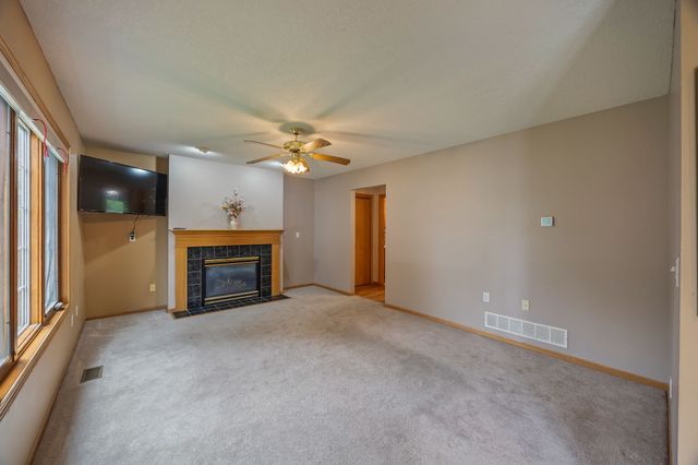 609 NE Lowell Drive, Ankeny, IA 50021