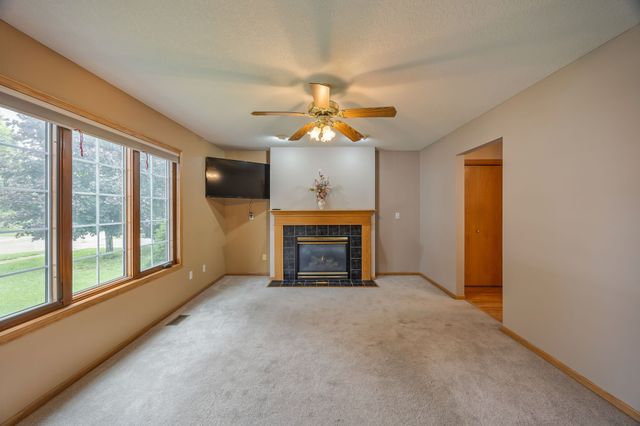 609 NE Lowell Drive, Ankeny, IA 50021