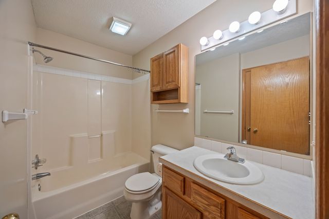 609 NE Lowell Drive, Ankeny, IA 50021