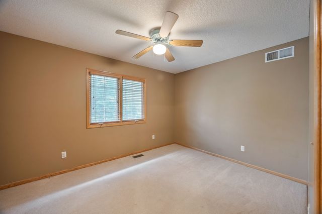 609 NE Lowell Drive, Ankeny, IA 50021