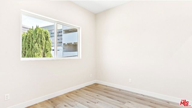 16698 Moorpark Street, Los Angeles, CA 91436