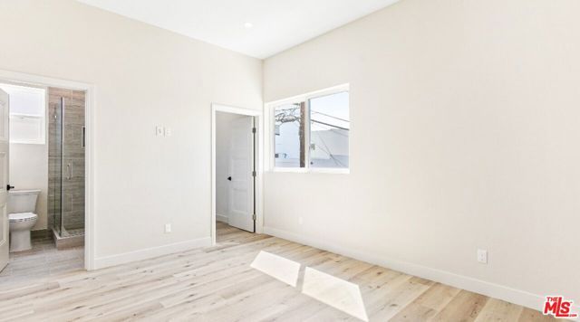 16698 Moorpark Street, Los Angeles, CA 91436