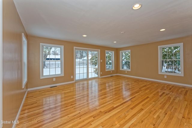 26 Mildred Lane, Colonie, NY 12110