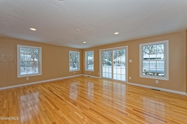 26 Mildred Lane, Colonie, NY 12110