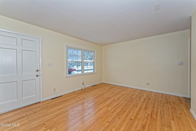 26 Mildred Lane, Colonie, NY 12110