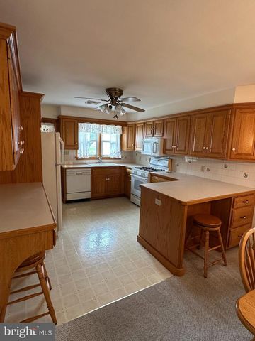 18 SPRING GARDEN ST, Elizabethtown, PA 17022