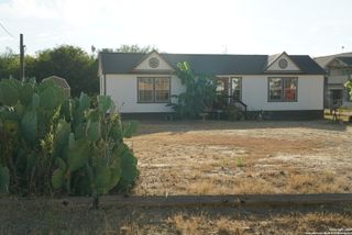57 La Paz, Lytle, TX 78052
