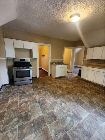 2 Hollister Street, Rochester, NY 14605