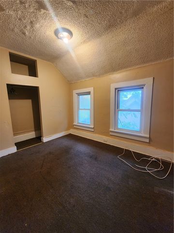 2 Hollister Street, Rochester, NY 14605