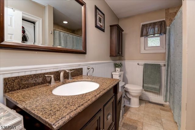 4 Rumson Ct, West Milford Twp., NJ 07421