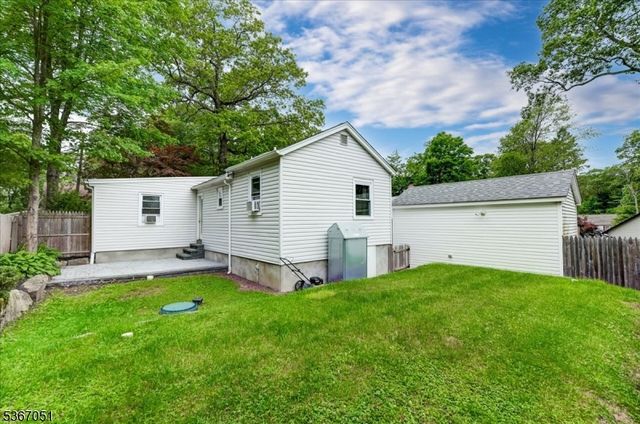 4 Rumson Ct, West Milford Twp., NJ 07421