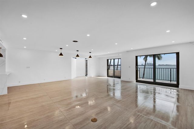 520 E Brickell Key Drive BH25, Miami, FL 33131