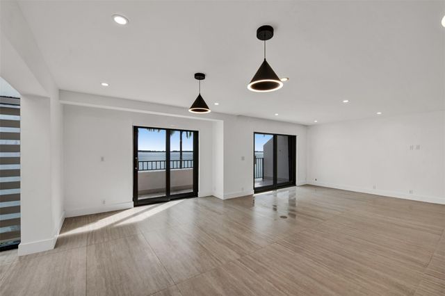 520 E Brickell Key Drive BH25, Miami, FL 33131