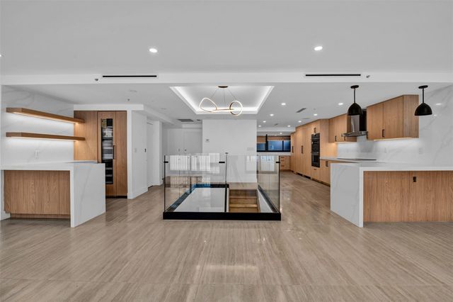 520 E Brickell Key Drive BH25, Miami, FL 33131