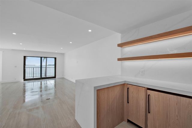 520 E Brickell Key Drive BH25, Miami, FL 33131
