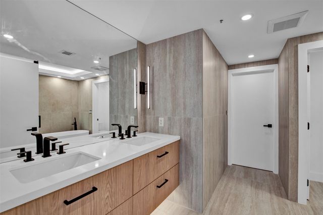 520 E Brickell Key Drive BH25, Miami, FL 33131