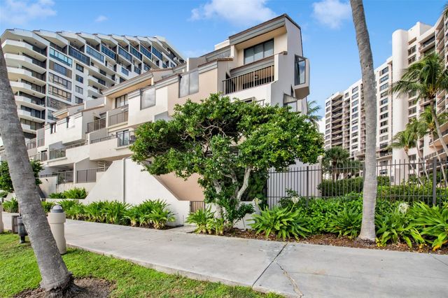 520 E Brickell Key Drive BH25, Miami, FL 33131