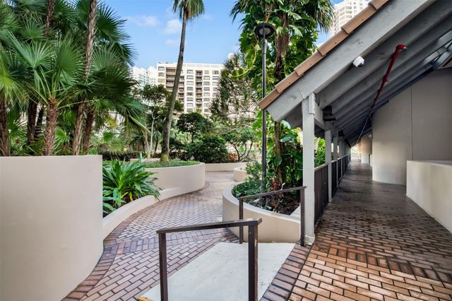 520 E Brickell Key Drive BH25, Miami, FL 33131
