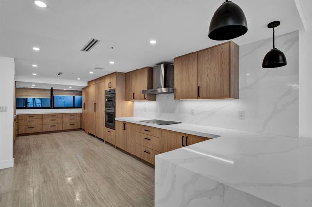 520 E Brickell Key Drive BH25, Miami, FL 33131