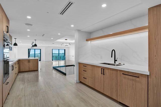 520 E Brickell Key Drive BH25, Miami, FL 33131