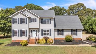 102 Country Garden Lane, Anderson, SC 29626