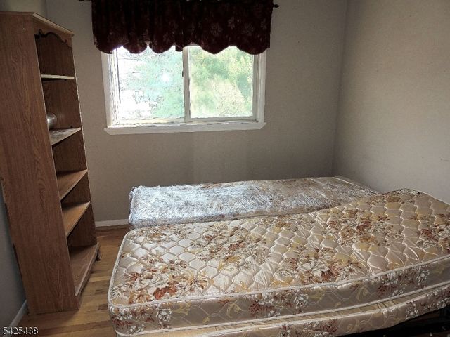 118 Benart Pl, Middlesex Boro, NJ 08846