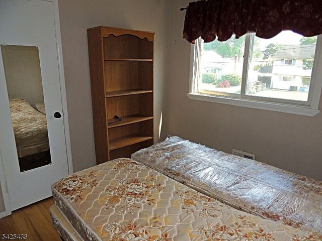 118 Benart Pl, Middlesex Boro, NJ 08846