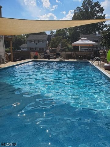 118 Benart Pl, Middlesex Boro, NJ 08846