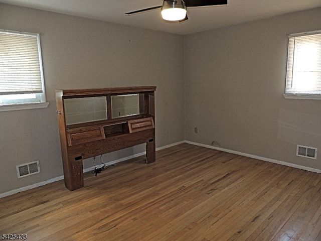 118 Benart Pl, Middlesex Boro, NJ 08846