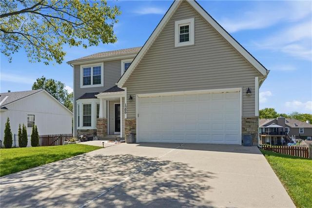 1200 Tyler Lane, Greenwood, MO 64034