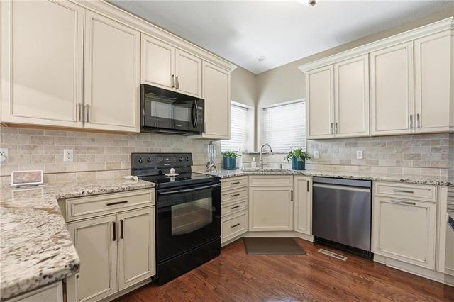 1200 Tyler Lane, Greenwood, MO 64034