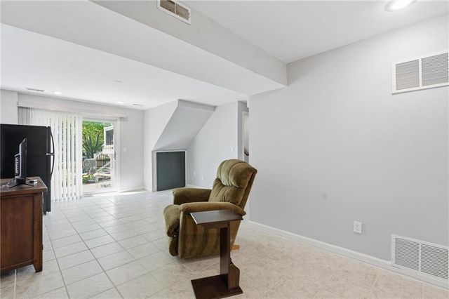 1200 Tyler Lane, Greenwood, MO 64034