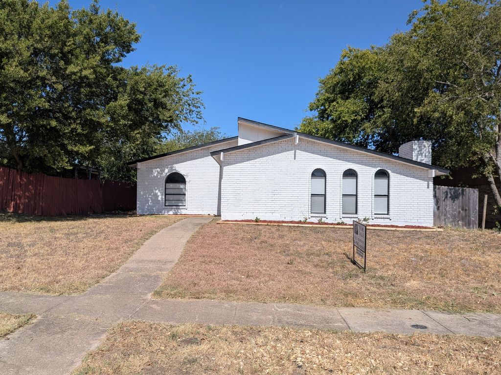 9015 High Plain Lane, Dallas, TX 75249 — photo 4