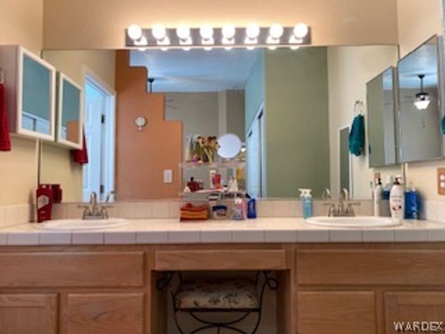 2188 Sierra Santiago, Bullhead City, AZ 86442