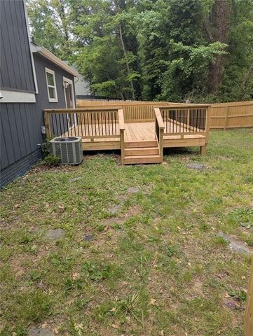 957 Hemingway Road, Stone Mountain, GA 30088
