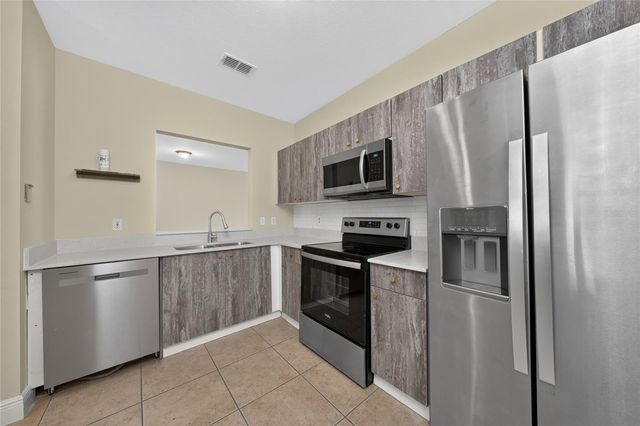 515 VILLA DEL SOL CIRCLE 205, Orlando, FL 32824