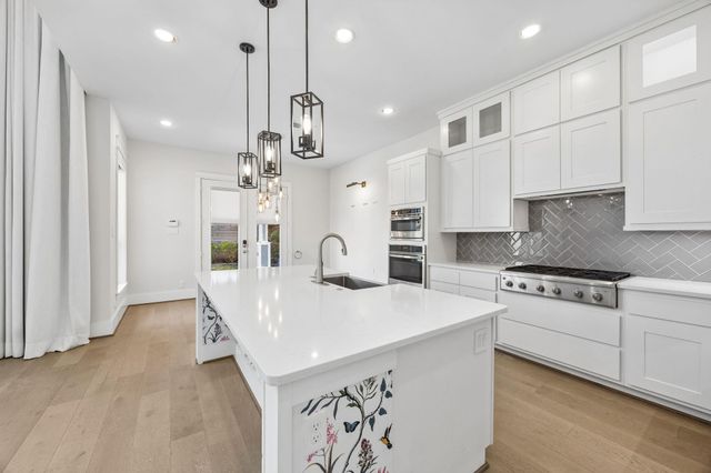 8558 Ridgepoint Drive, Houston, TX 77055