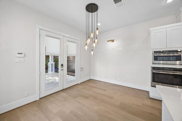 8558 Ridgepoint Drive, Houston, TX 77055