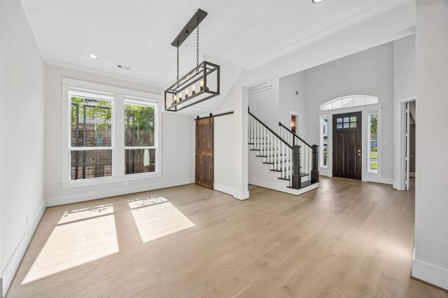 8558 Ridgepoint Drive, Houston, TX 77055