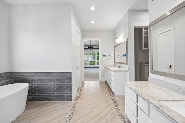 8558 Ridgepoint Drive, Houston, TX 77055