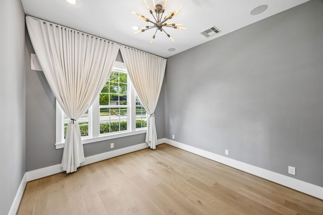 8558 Ridgepoint Drive, Houston, TX 77055