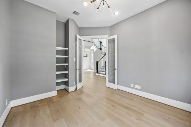 8558 Ridgepoint Drive, Houston, TX 77055