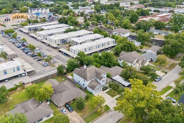 8558 Ridgepoint Drive, Houston, TX 77055