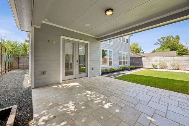 8558 Ridgepoint Drive, Houston, TX 77055