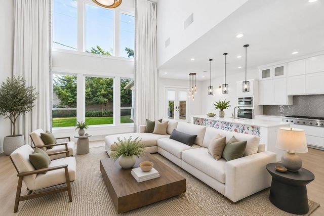 8558 Ridgepoint Drive, Houston, TX 77055