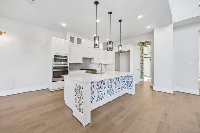 8558 Ridgepoint Drive, Houston, TX 77055