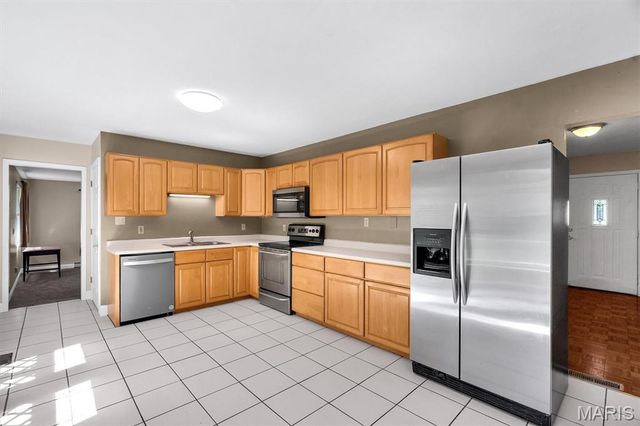 221 Katherine Lane, St Clair, MO 63077