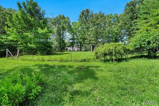 221 Katherine Lane, St Clair, MO 63077