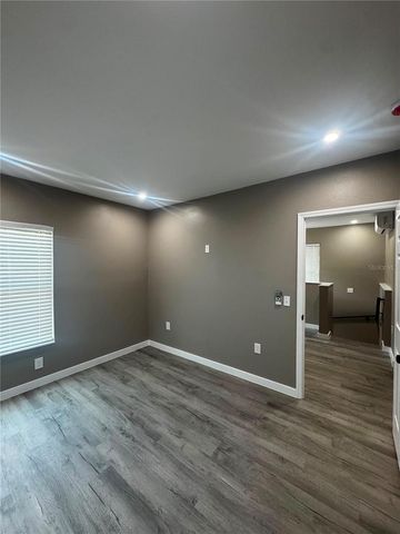 327 AVENUE J SE, Winter Haven, FL 33880