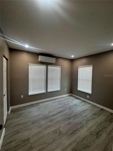 327 AVENUE J SE, Winter Haven, FL 33880
